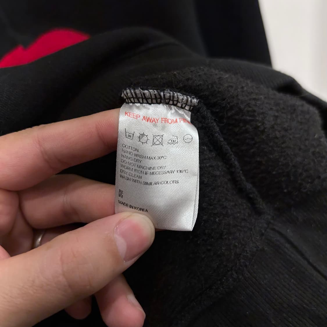 키르시 체리 플리스로고 오버핏 기모 맨투맨 상품이미지4