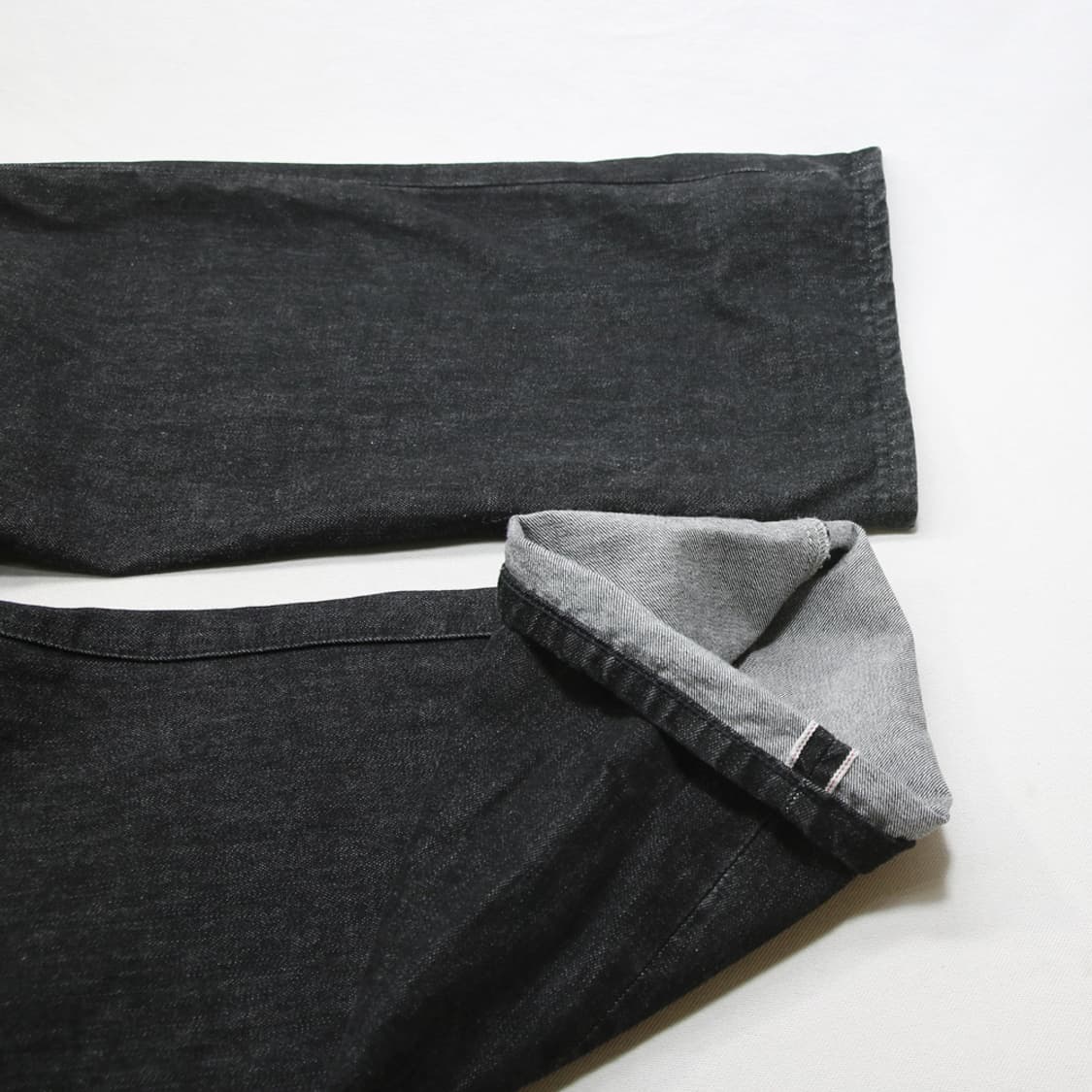 (착용컷) BESLOW 와이드 셀비지 데님 팬츠 (남성용 33.5-34) 상품이미지9