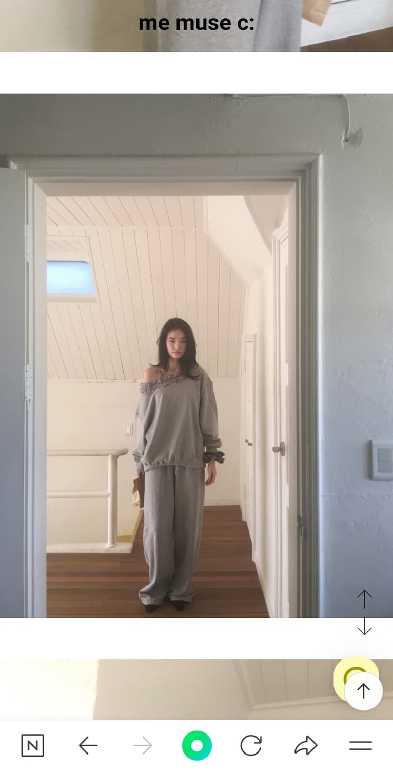 2만원 급처! 미뮤즈씨 프릴리 오프 맨투맨 오프숄더 그레이 상품이미지4