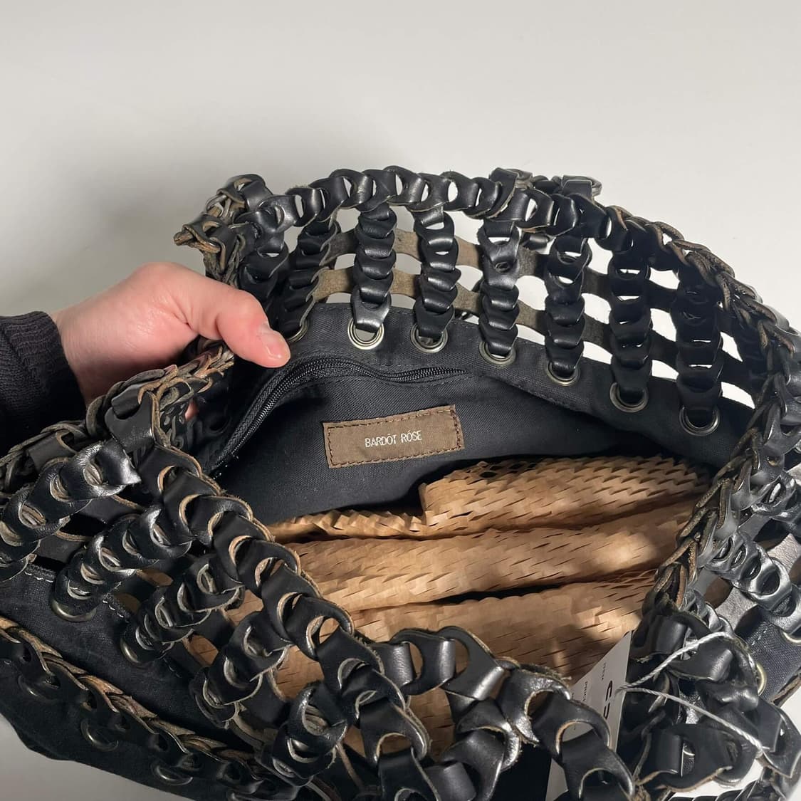 Bardot rose 레더 링 핸들백 상품이미지6