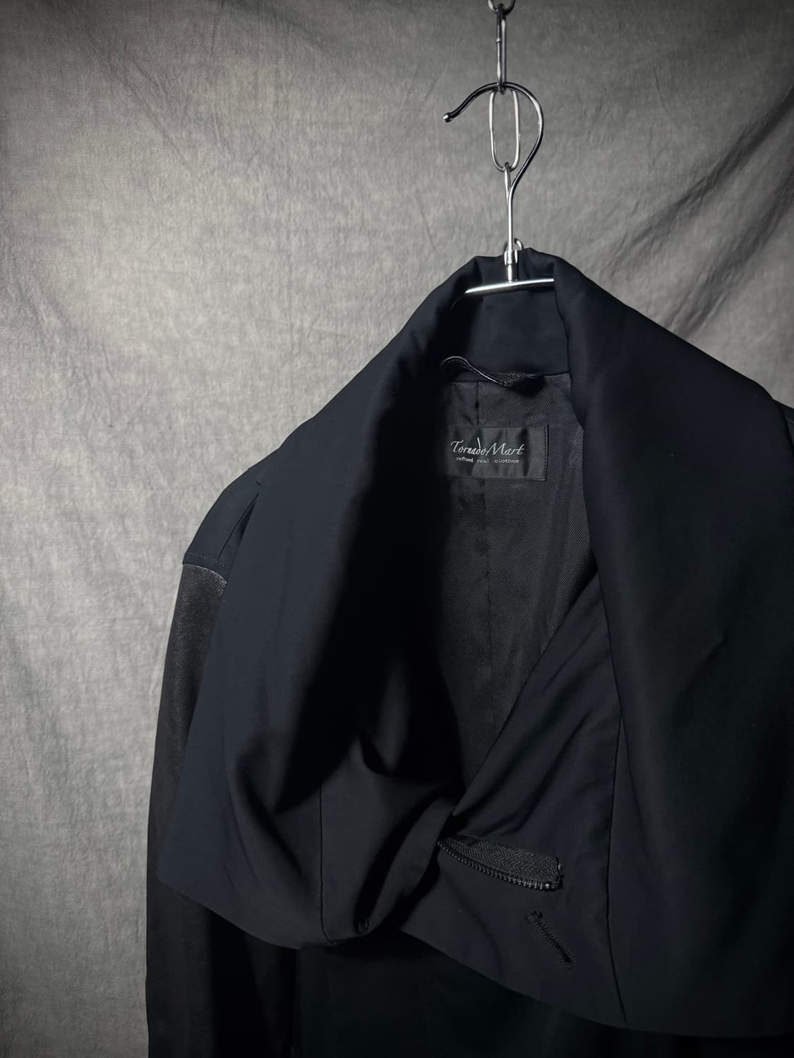 Tornado Mart Asymmetric Arm Leather Coat 상품이미지8