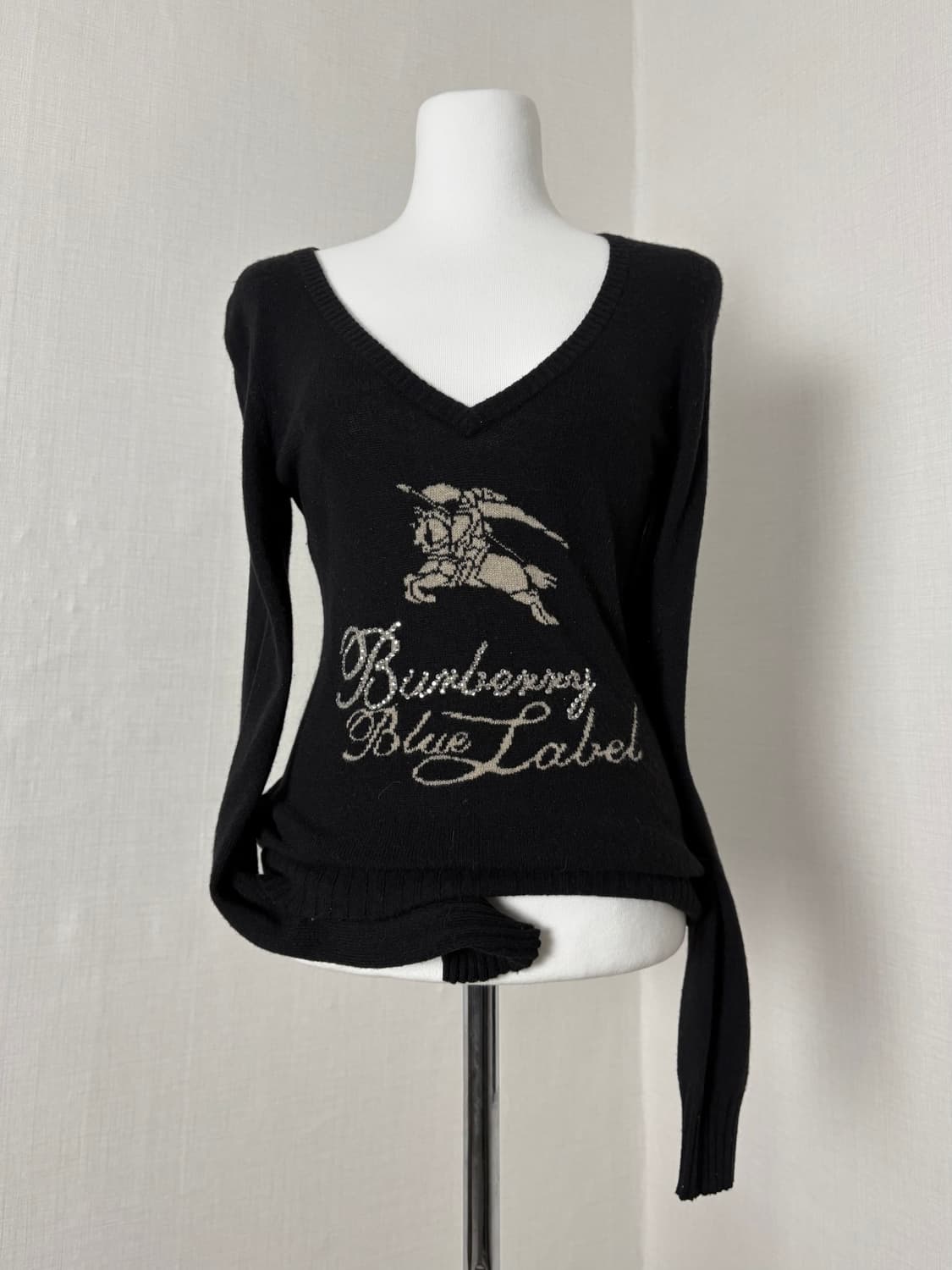 버버리 블루라벨 브이넥 니트 상품이미지1