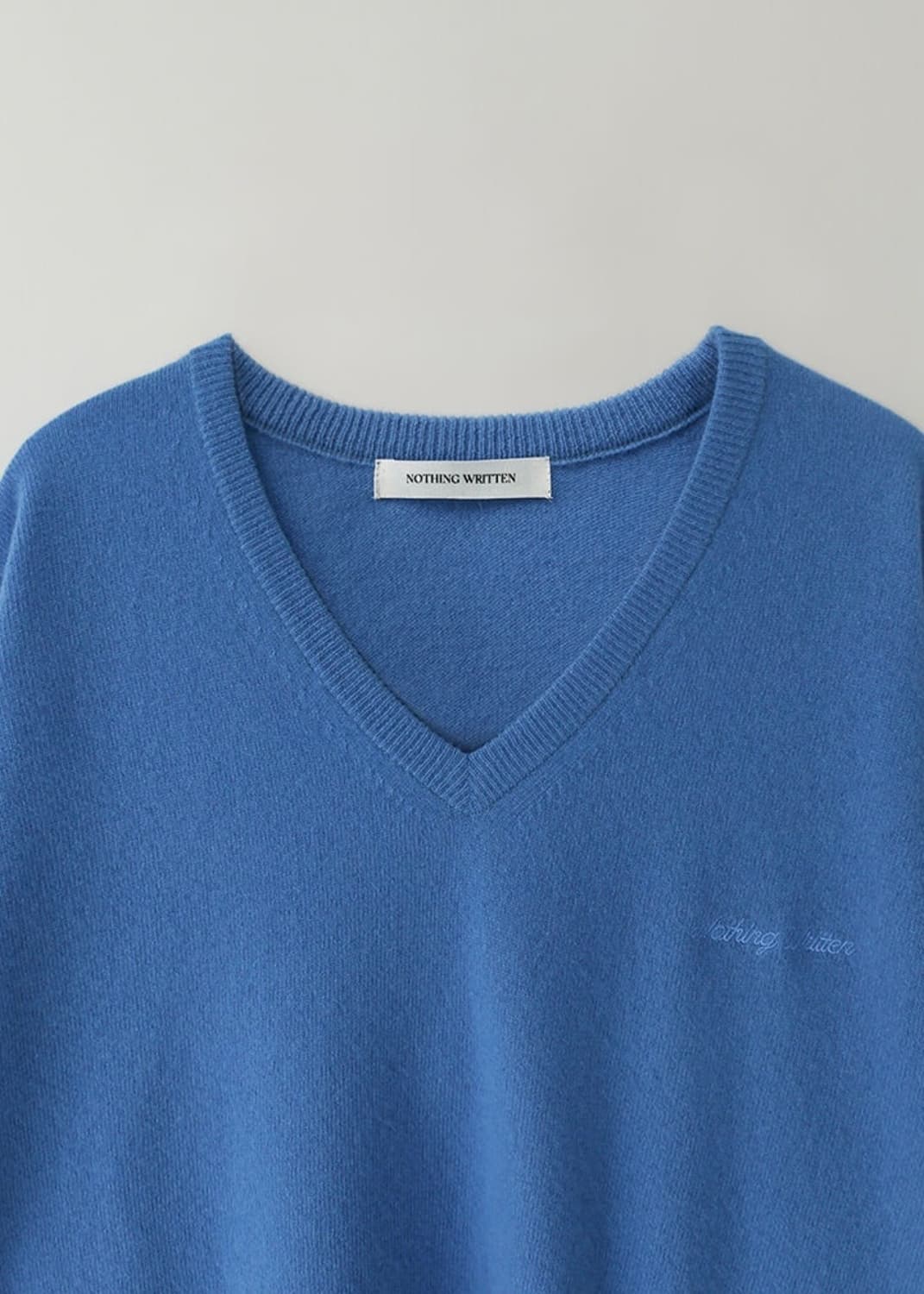 낫띵리튼 헤이그 브이넥 풀오버 니트 블루  상품이미지3