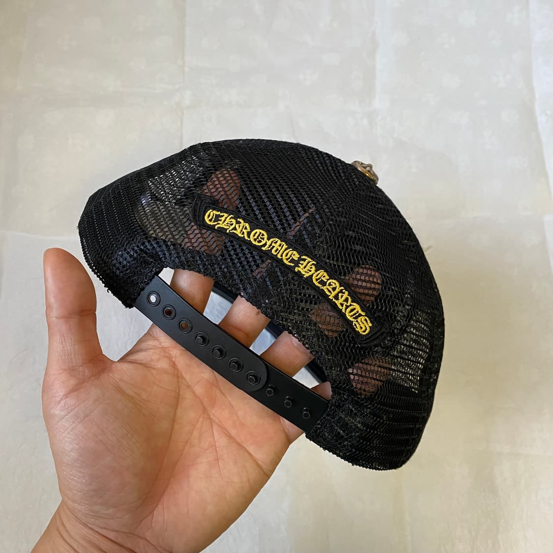 [Free] 크롬하츠 플러스 크로스 실 스탬프 트러커햇 블랙 상품이미지4