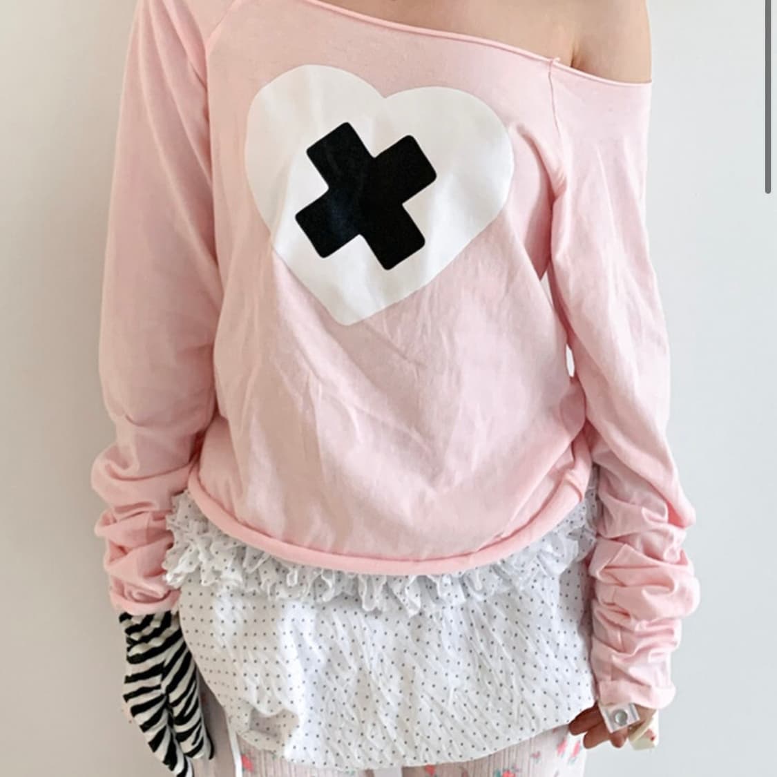 샵페어리 cross heart cut off t-shirt (light  상품이미지1