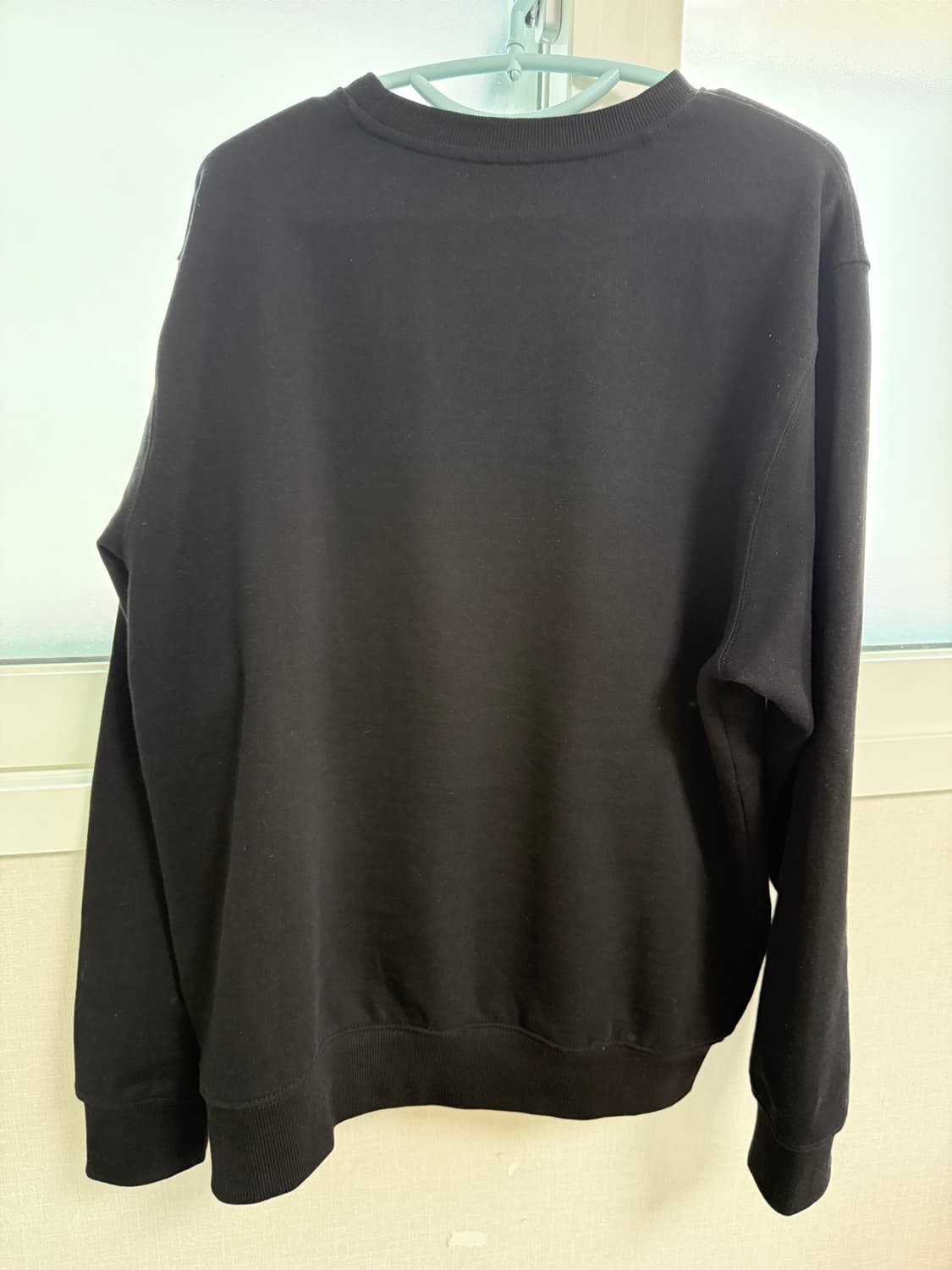 지오다노 검정 공용 맨투맨 1회착용 상품이미지4