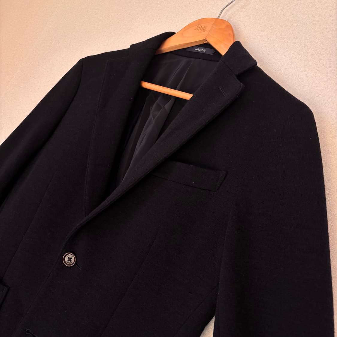 헤지스 슬림 95 자켓 다크네이비 양가죽 디테일 독특한 질감 상품이미지4