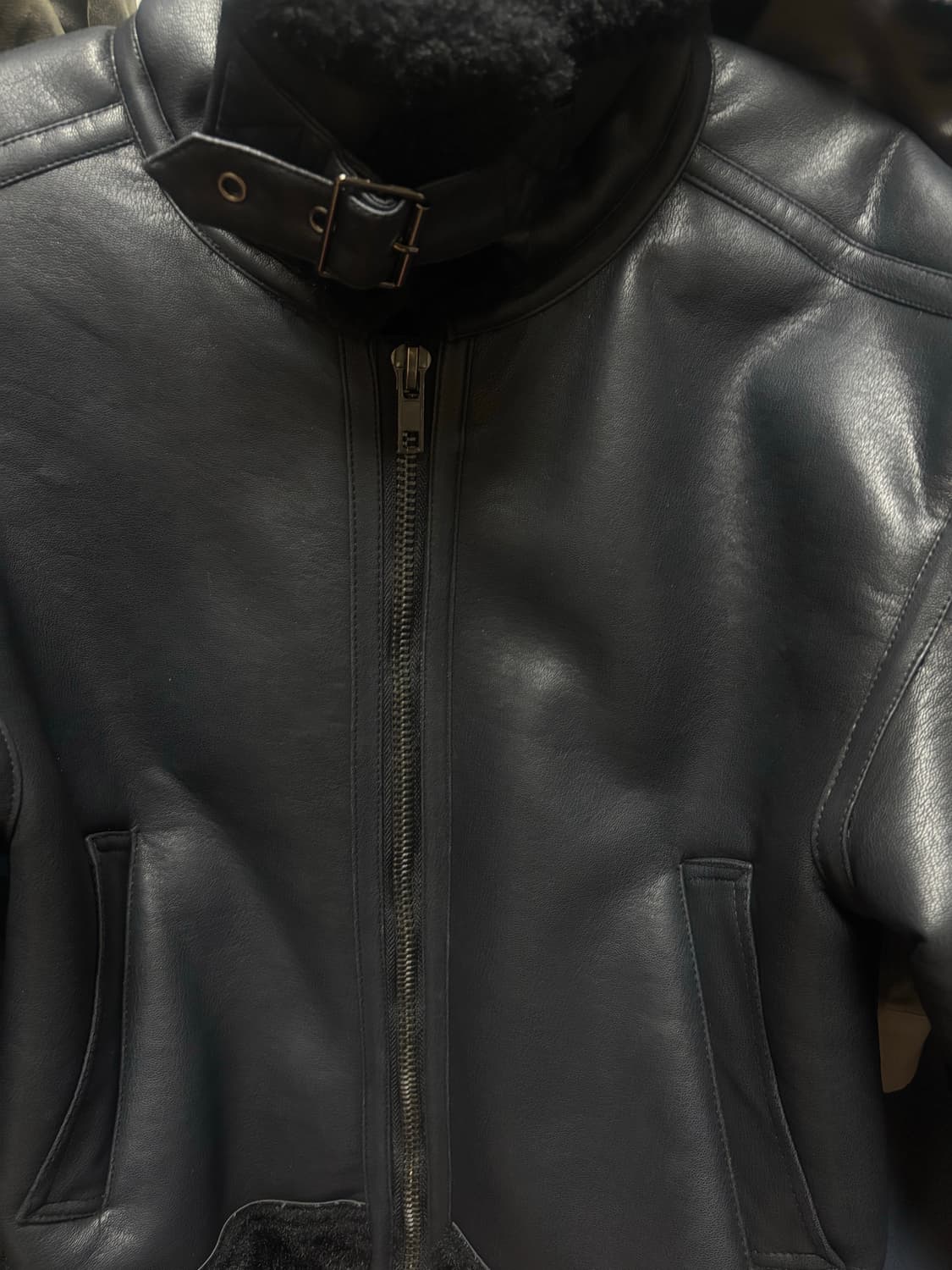 블랙업 범블링 레더 무스탕 상품이미지2