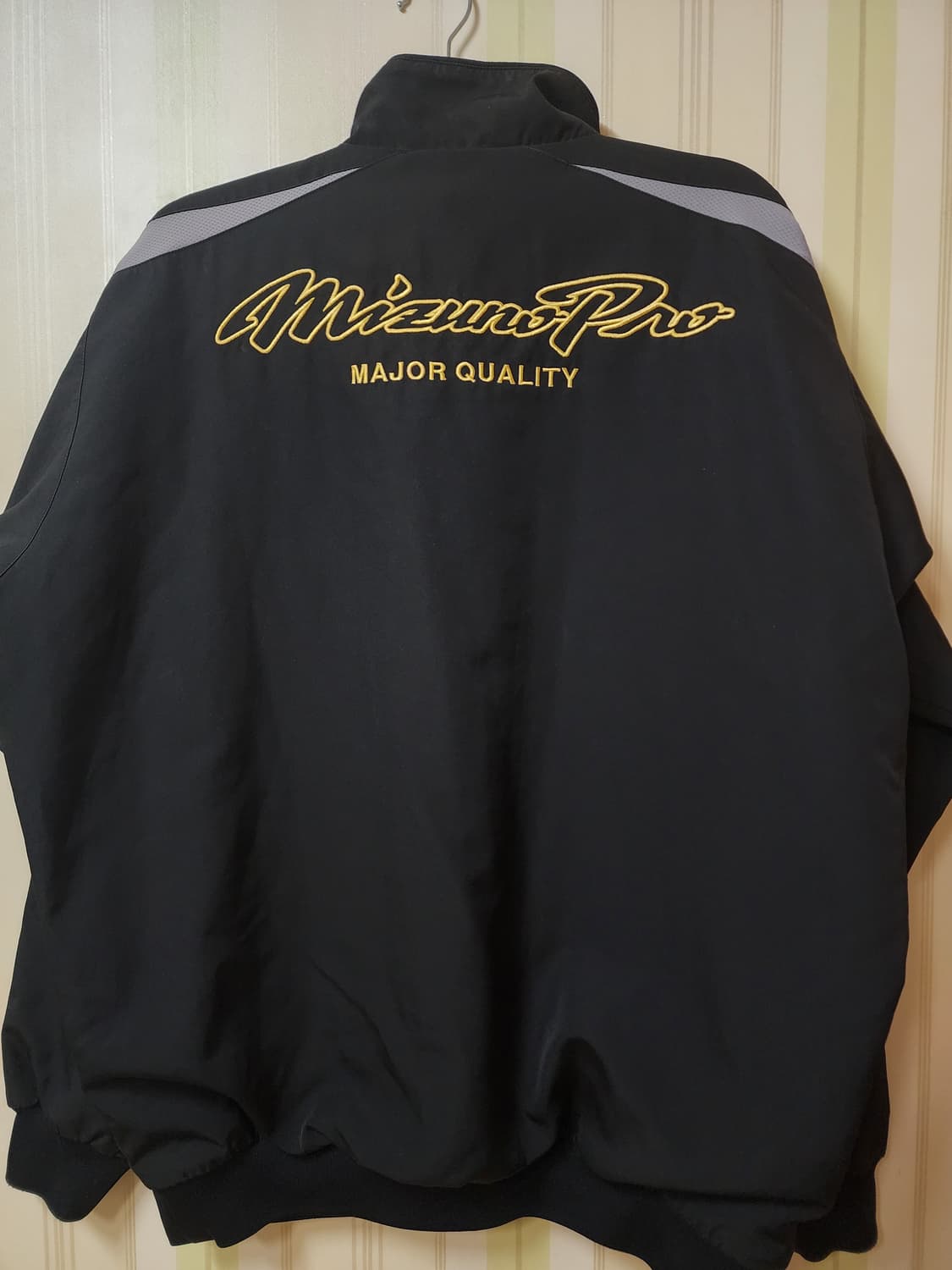 미즈노 반집업 바람막이 상품이미지2