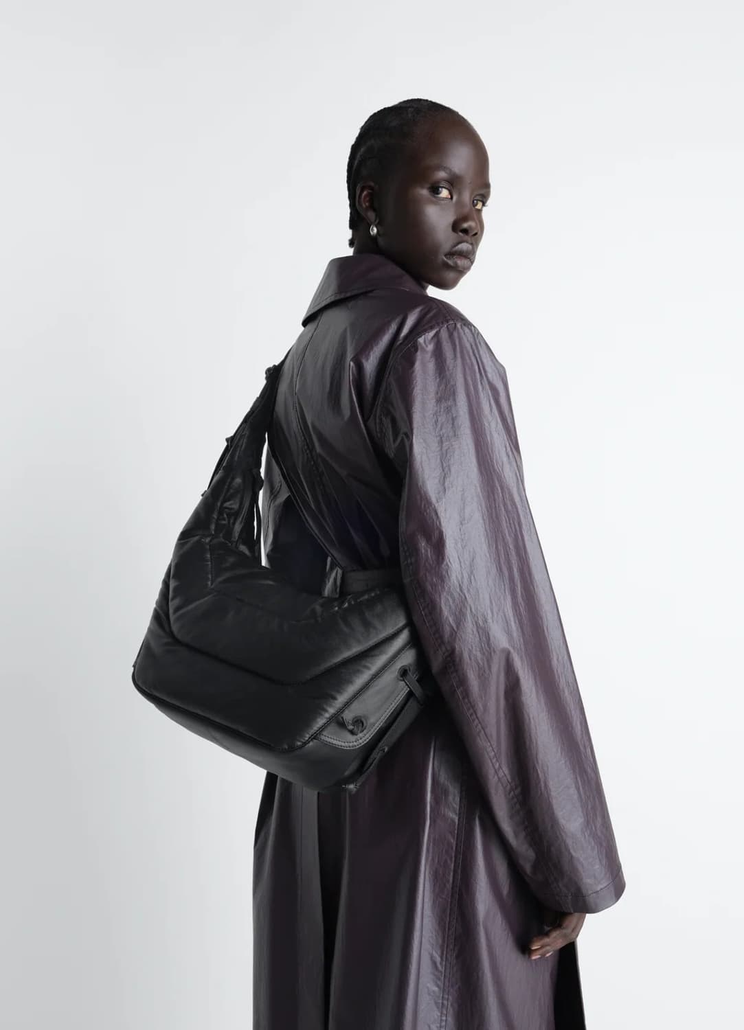 르메르 26ss 소프트 게임백 미디움/에쉬 블랙 상품이미지1