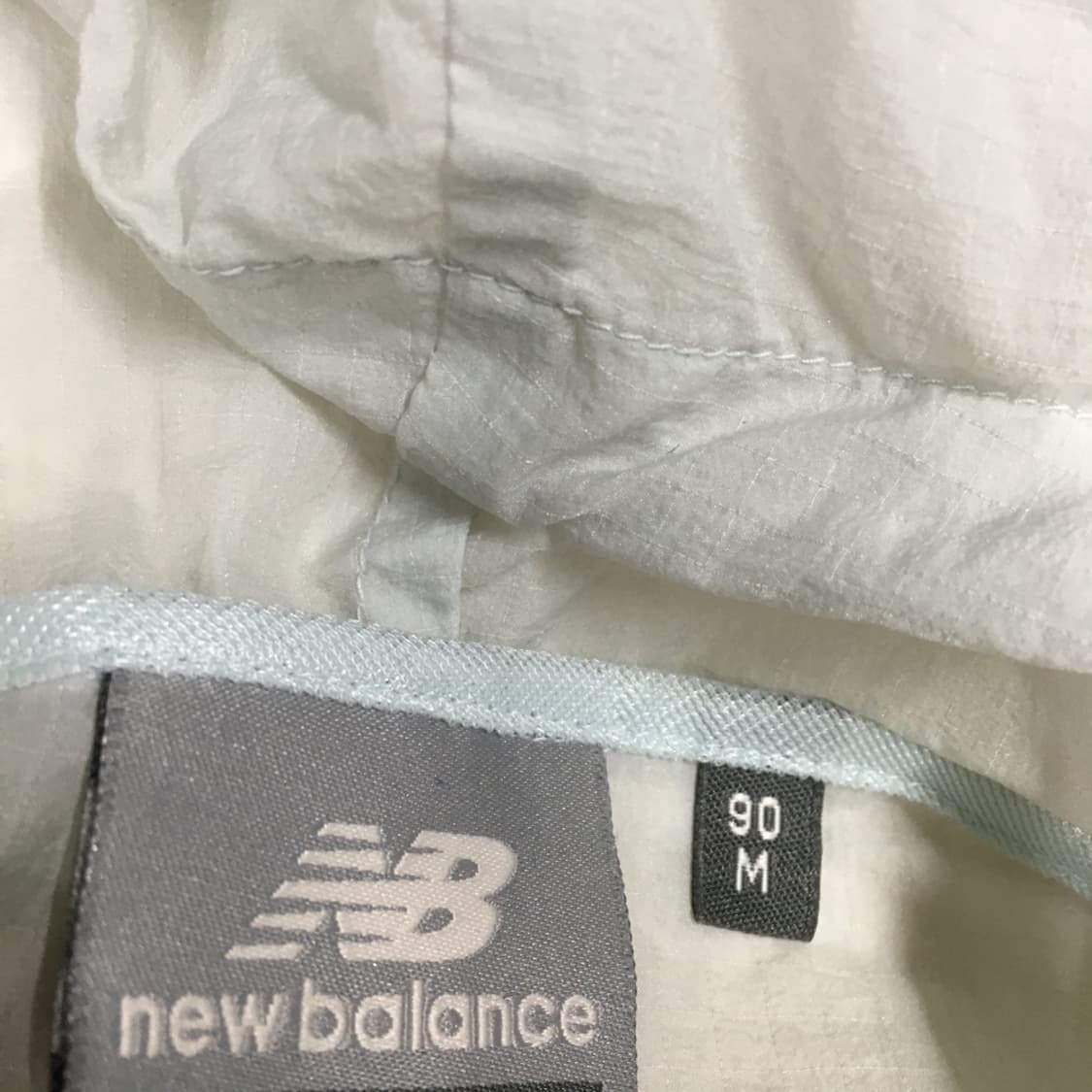 뉴발란스 여성 경량 바람막이자켓 DD22 상품이미지2