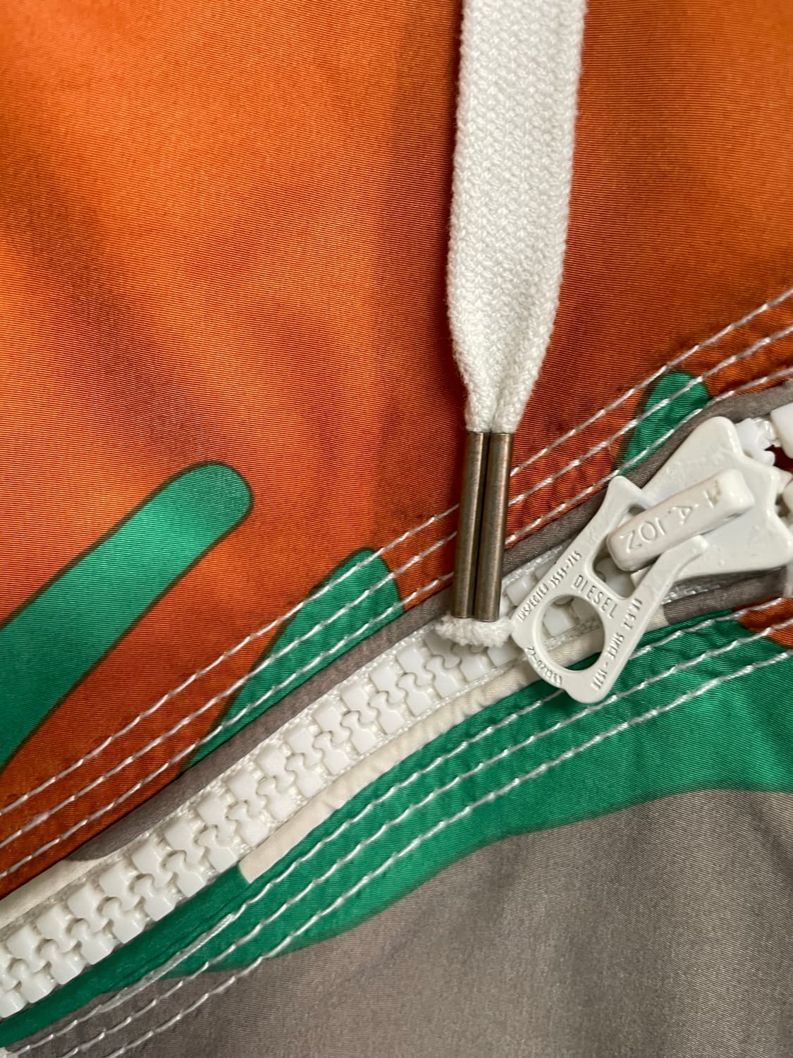 디젤 카모플라쥬바람막이 점퍼 상품이미지3