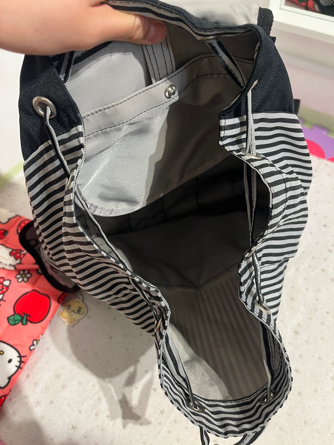 olivedesolive 블랙 스트라이프 백팩  상품이미지7