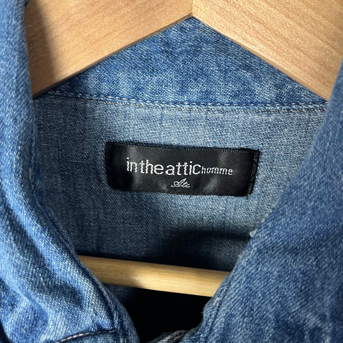 [In The Attic] 인더애틱 루드락커스 워싱 데님셔츠 상품이미지5