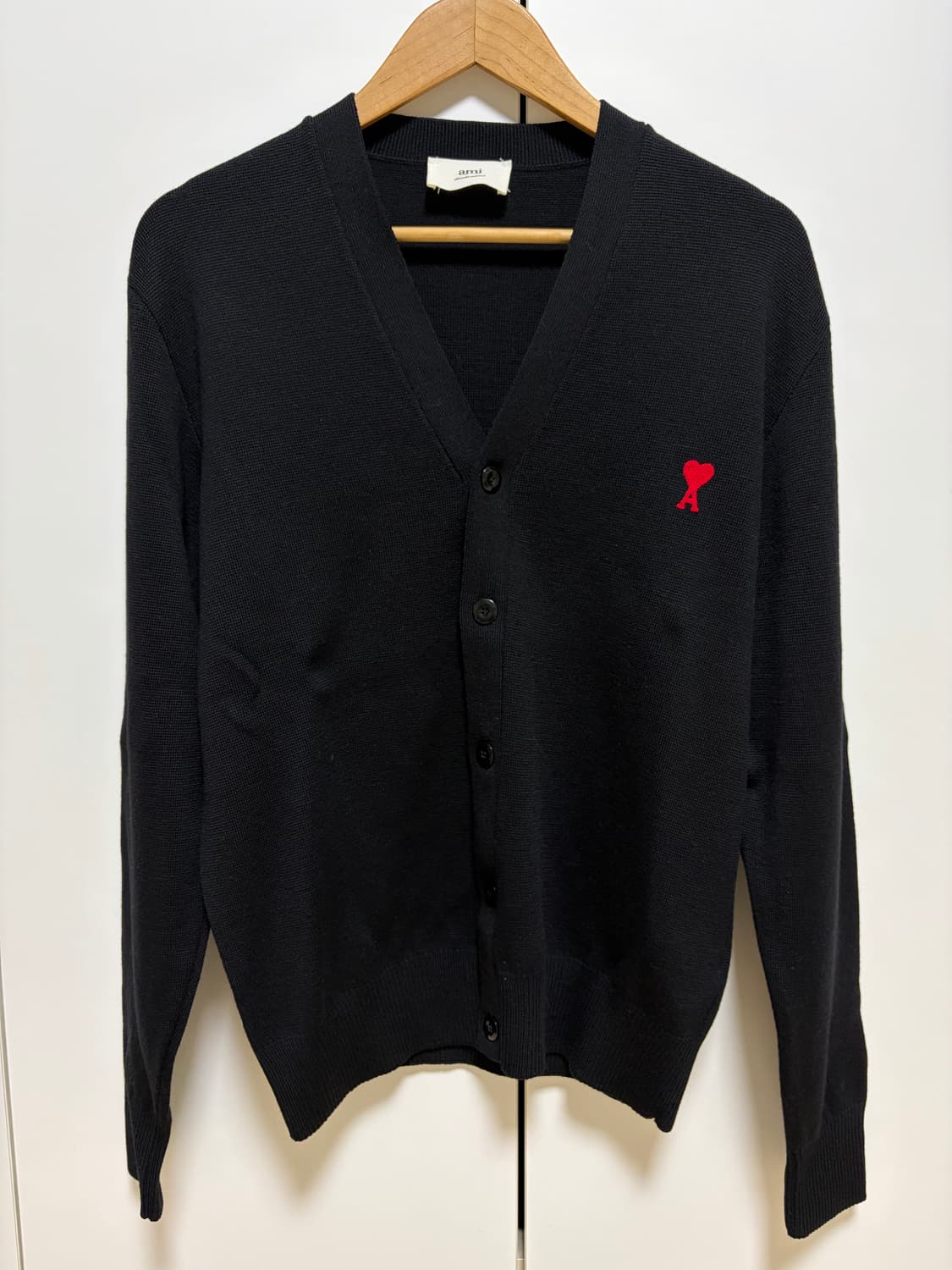 (L)아미 스몰 하트 가디건 블랙 상품이미지1