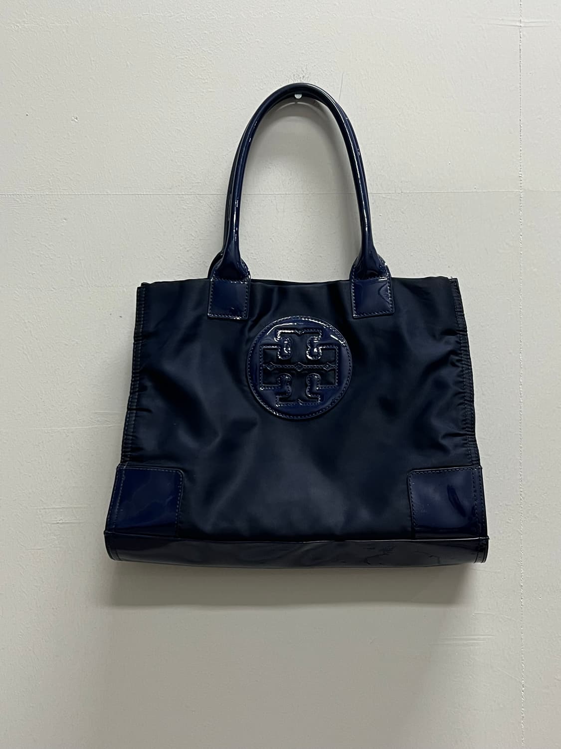 토리버치 나일론 엘라 토드백 네이비 상품이미지2