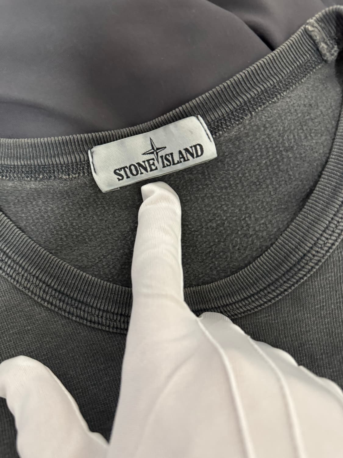 (백화점판,정품) 스톤아일랜드 올리브 맨투맨 M 상품이미지4