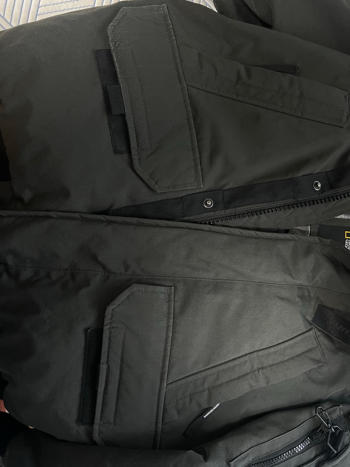 내셔널지오그래픽 타루가 RDS 덕다운 숏패딩 L 차콜(다크그레이) 상품이미지3