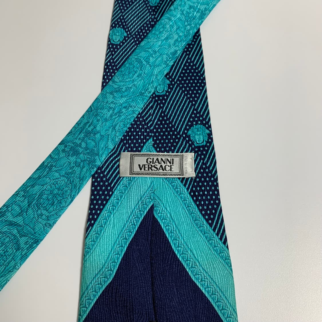 베르사체(VERSACE) 명품넥타이 A등급 9.9cm 미세이염존재 상품이미지4