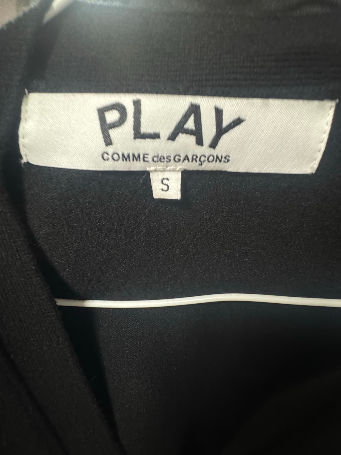 꼼데가르송 화이트 하트 가디건 블랙 상품이미지4