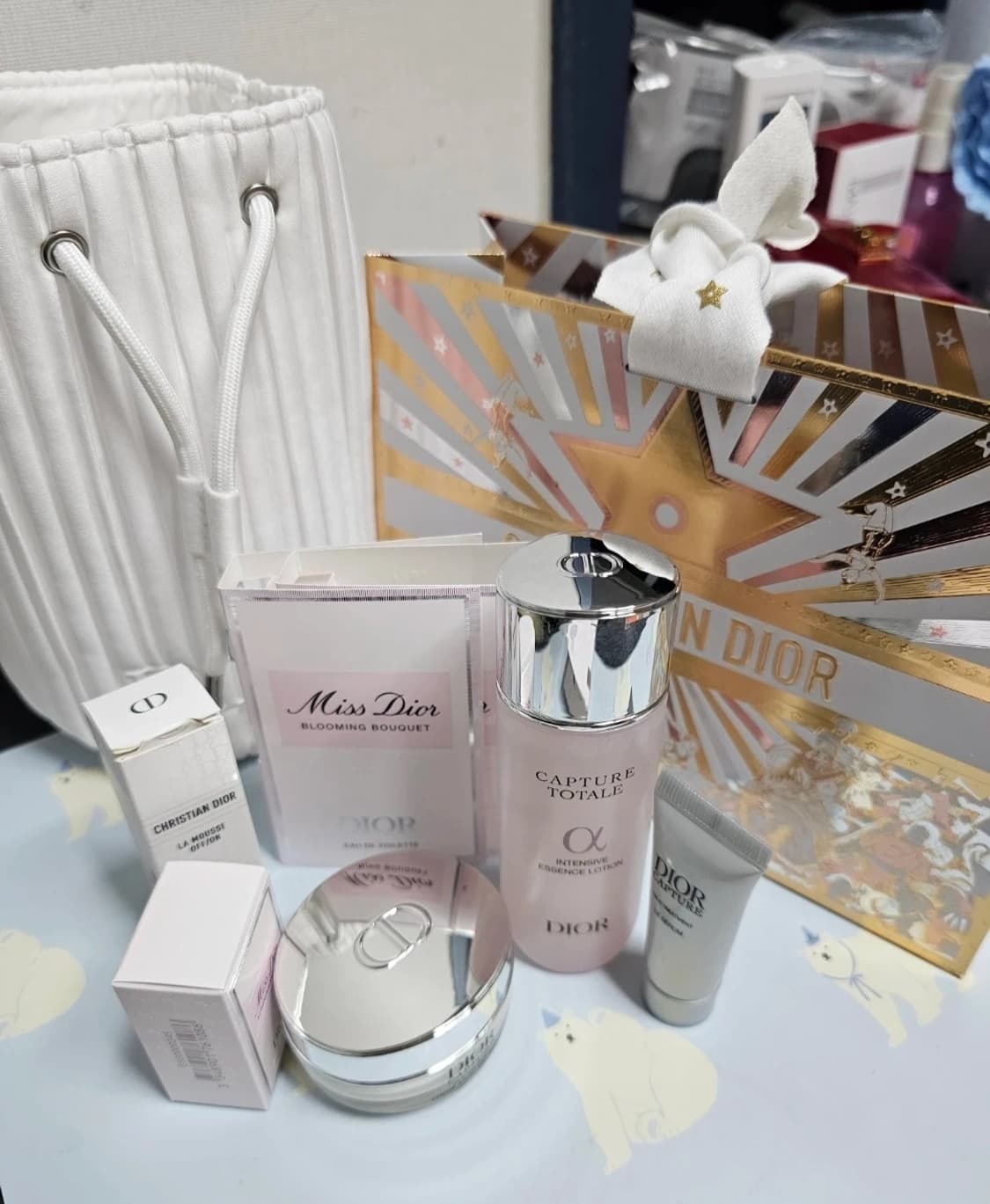 디올 캡춰 토탈 4종 스킨케어 복조리 파우치 세트+서비스 상품이미지2