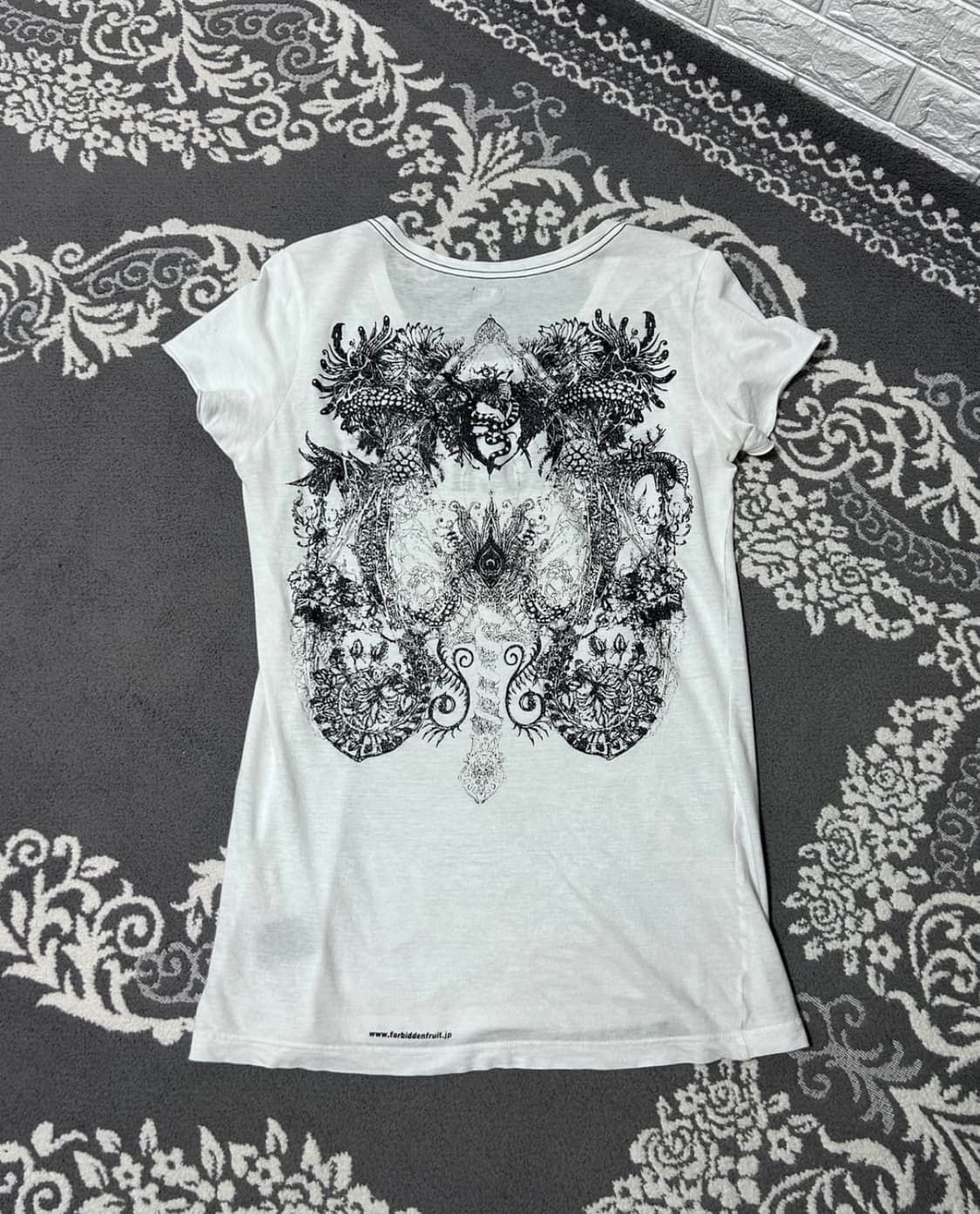 LGB forbidden fruit T-shirt 상품이미지1