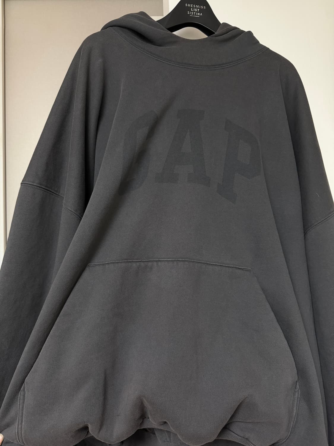 (L)이지갭 엔지니어드 바이 발렌시아가 도브 후드 다크그레이 상품이미지4