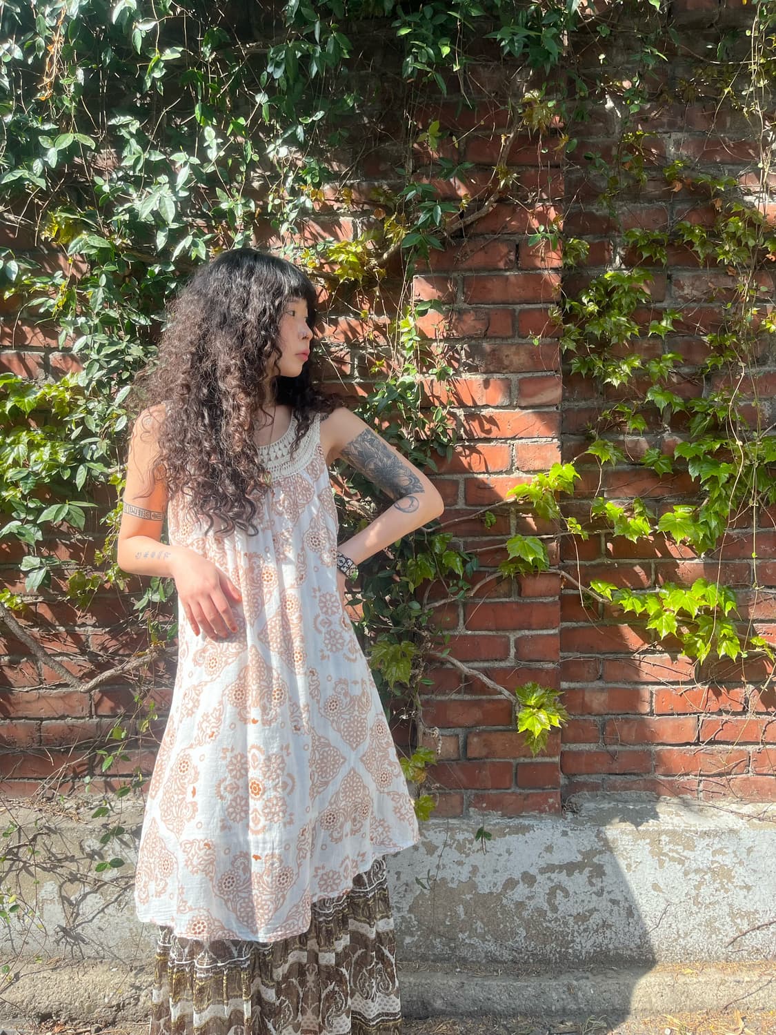 에스닉 페이즐리 패턴 미디 원피스 상품이미지3