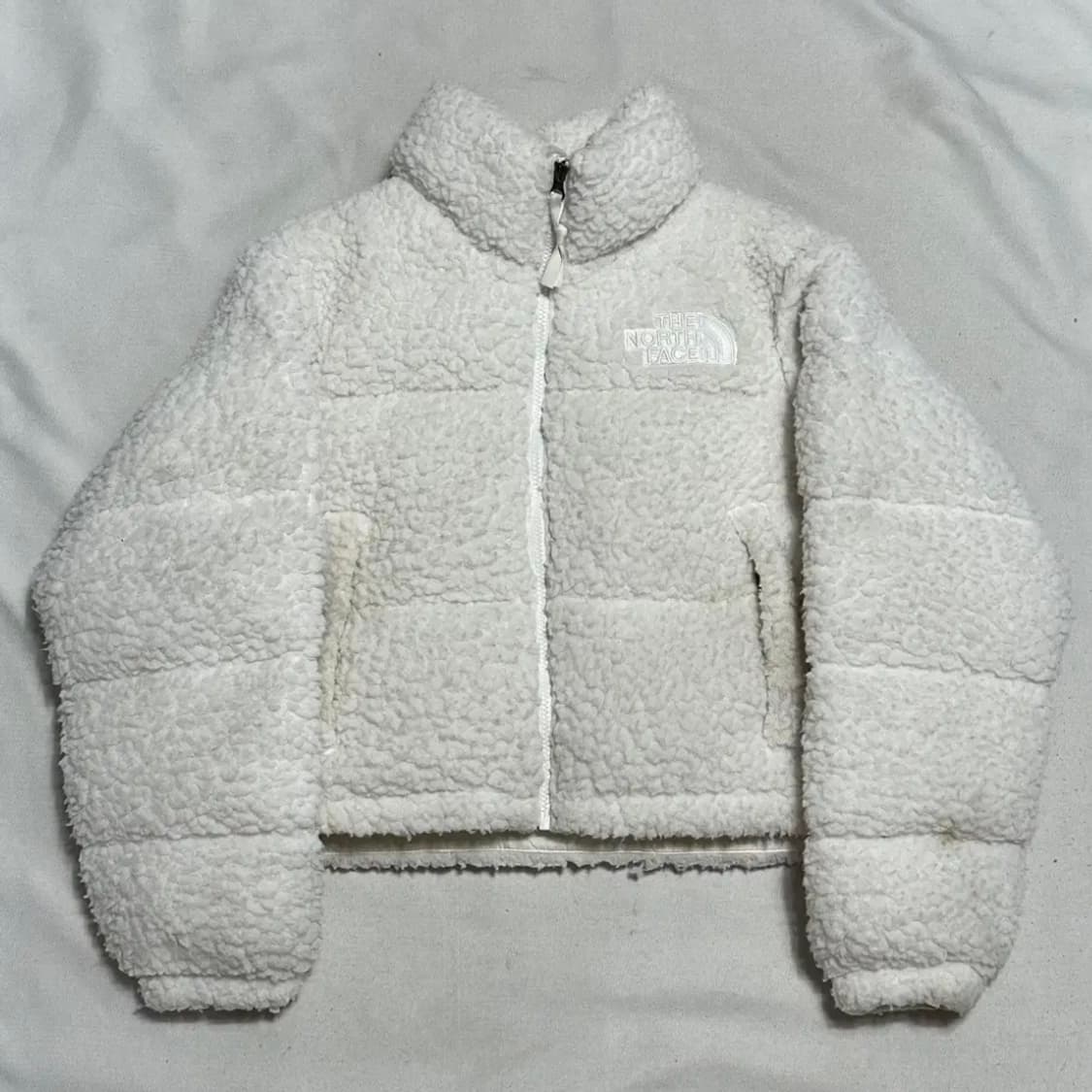 노스페이스 여성용 쉐르파 눕시 뽀글이 패딩 상품이미지2