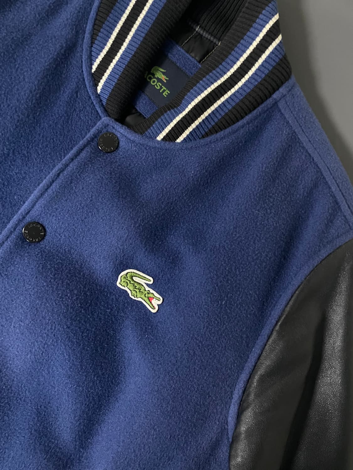 [50] 라코스테 자수로고 레더 바시티 자켓 상품이미지5