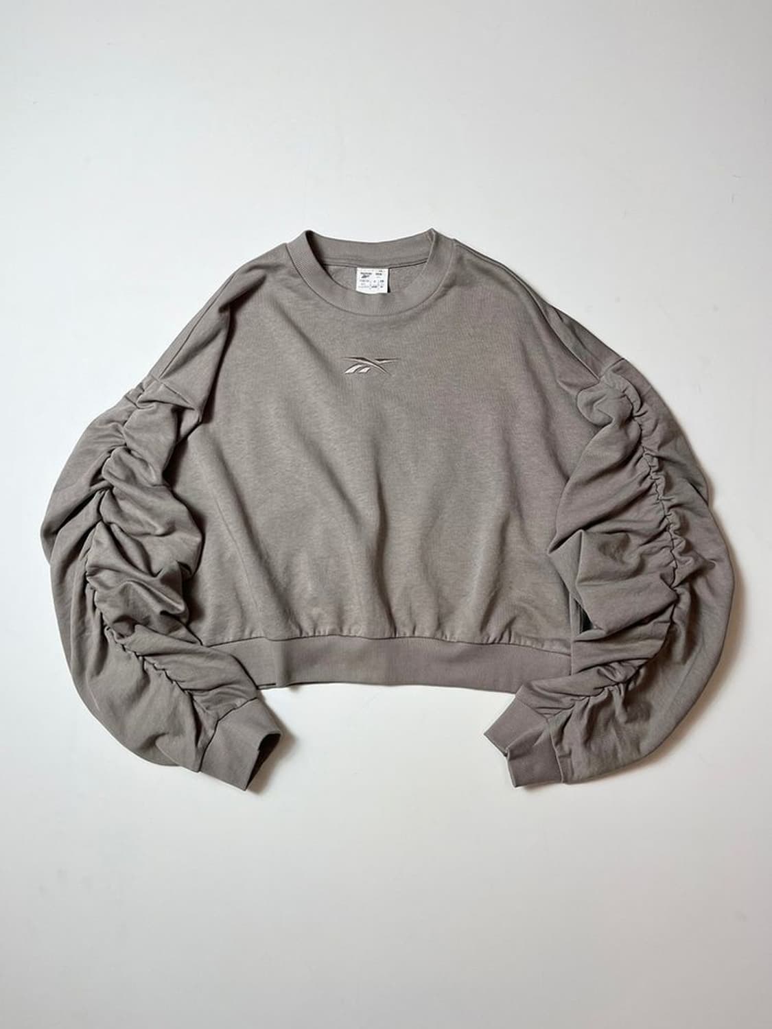 리복 REEBOK 22ss 오버핏 커버업 크롭 맨투맨 PN8753 상품이미지1