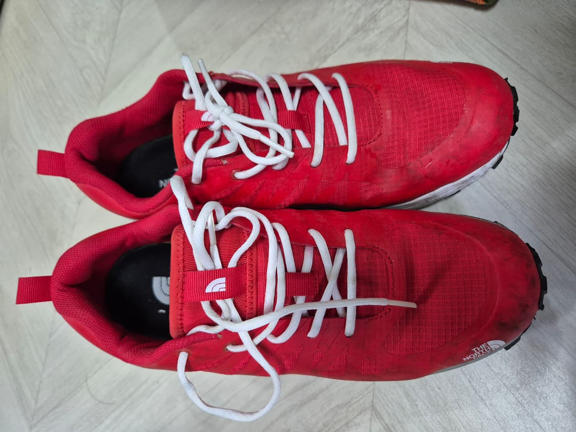 정품 노스페이스 런닝화 상품이미지2