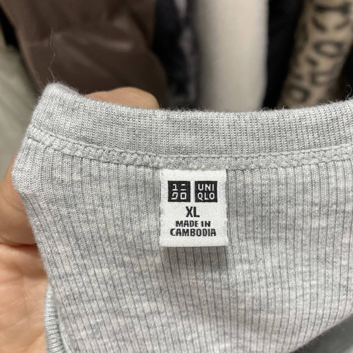 유니클로 여성 U넥 긴팔면티 그레이 XL  상품이미지4