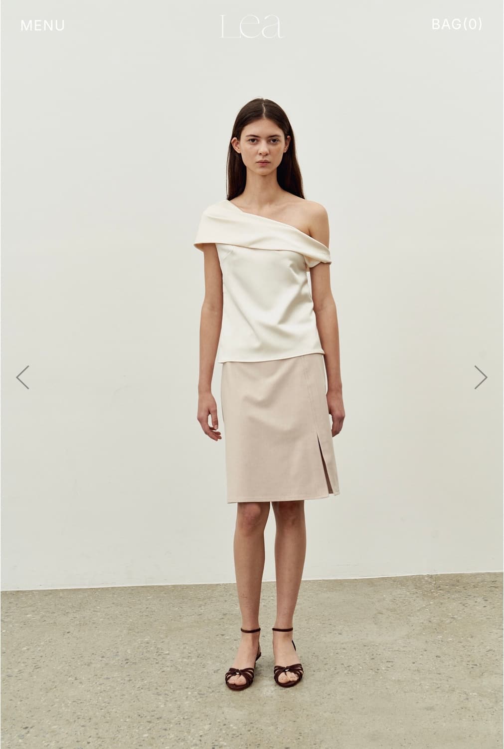 Lea 르에 실크 원 오프숄더 탑 상품이미지3