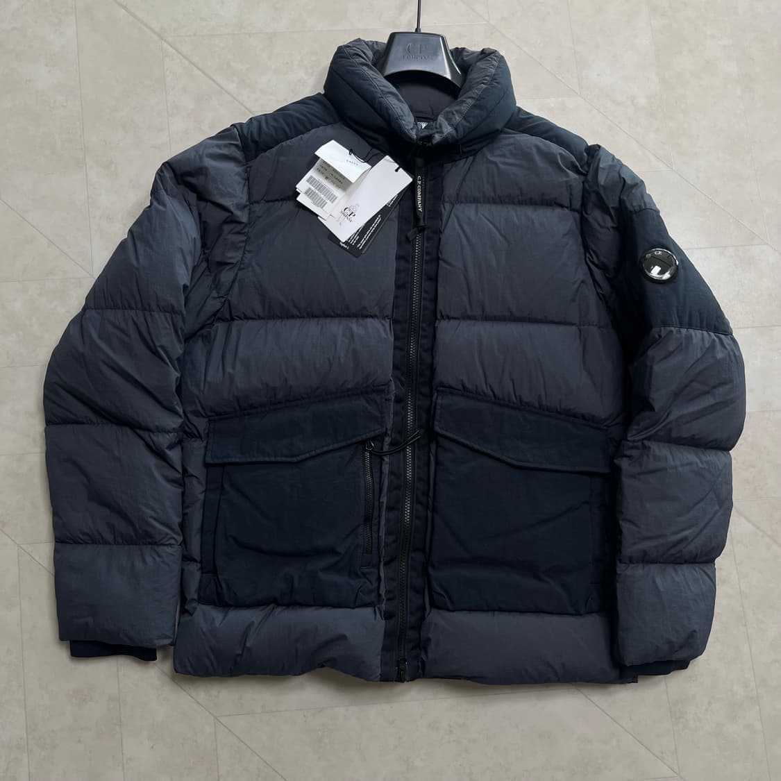 새상품(L)씨피컴퍼니 CP컴퍼니 패디드 다운 블루종 자켓 다크그레이 상품이미지1