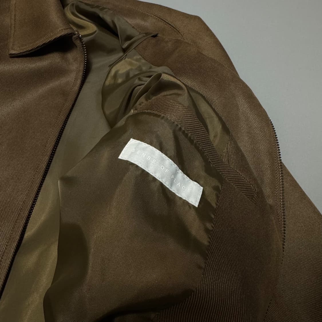센스오브플레이스 브라운컬러 폴리에스터 혼방 집업 블루종 자켓 상품이미지3