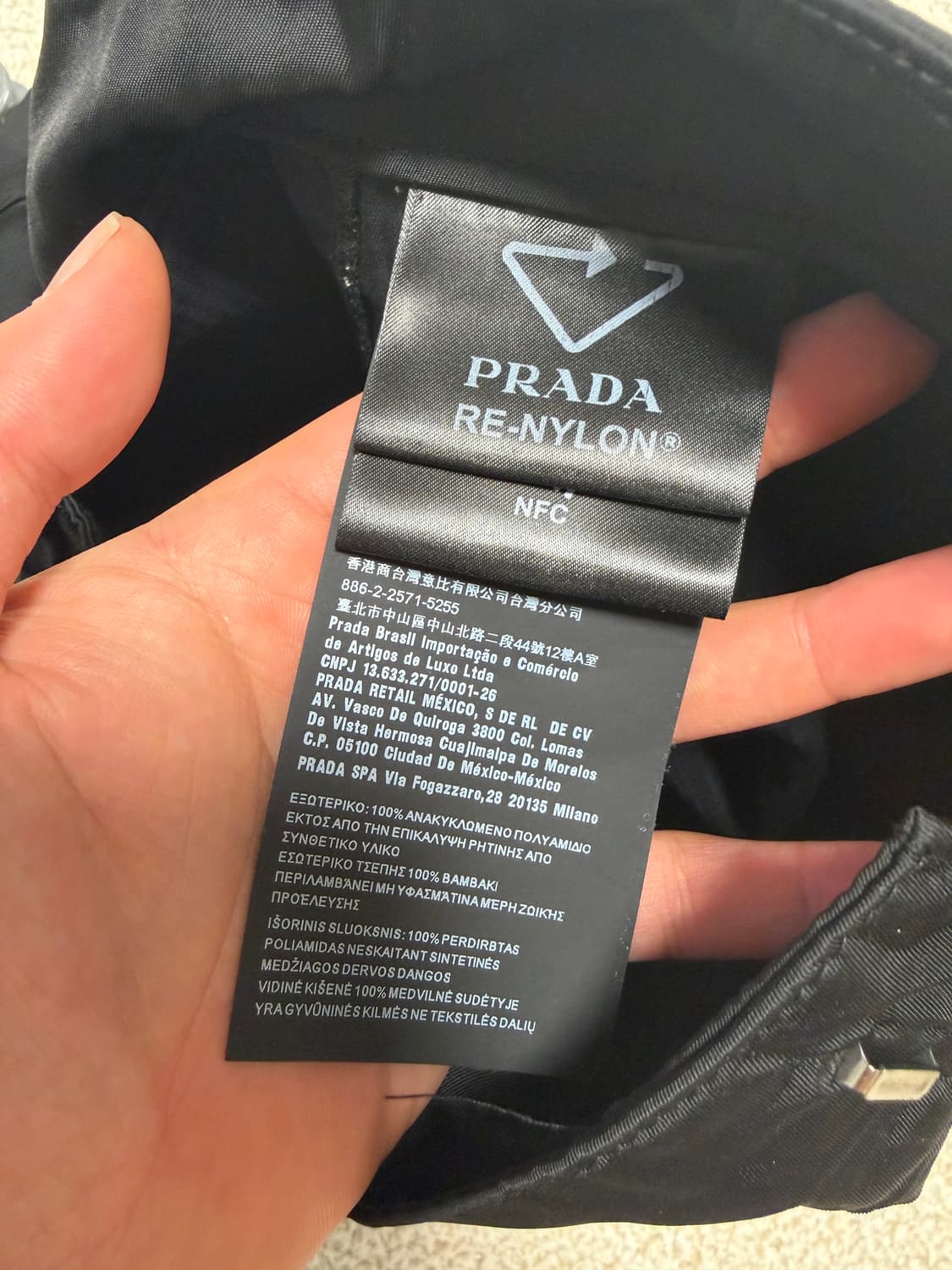 프라다 리나일론 버뮤다 팬츠 상품이미지4