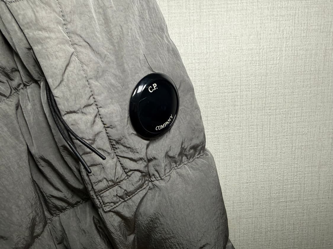 [50] CP컴퍼니 에코 크롬 R 다운 자켓 메탈 그레이 상품이미지3