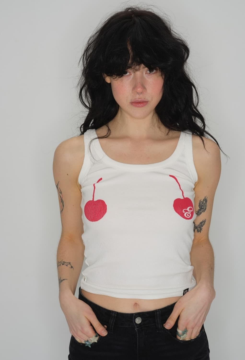 EIREVE GRAPHIC SLEEVELESS (CHERRY) 상품이미지5