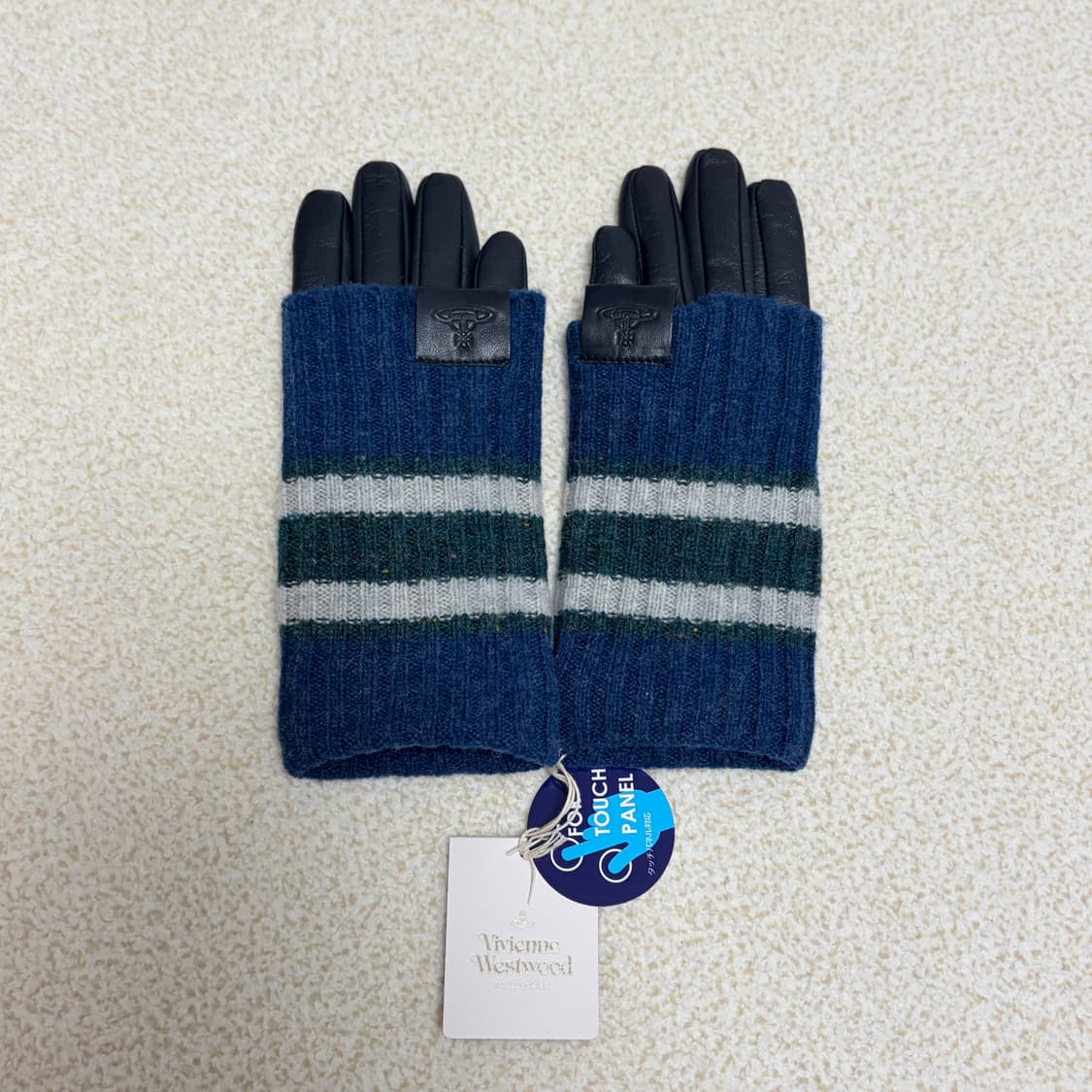 비비안웨스트우드 배색 니트 커프스 양가죽 장갑 상품이미지3