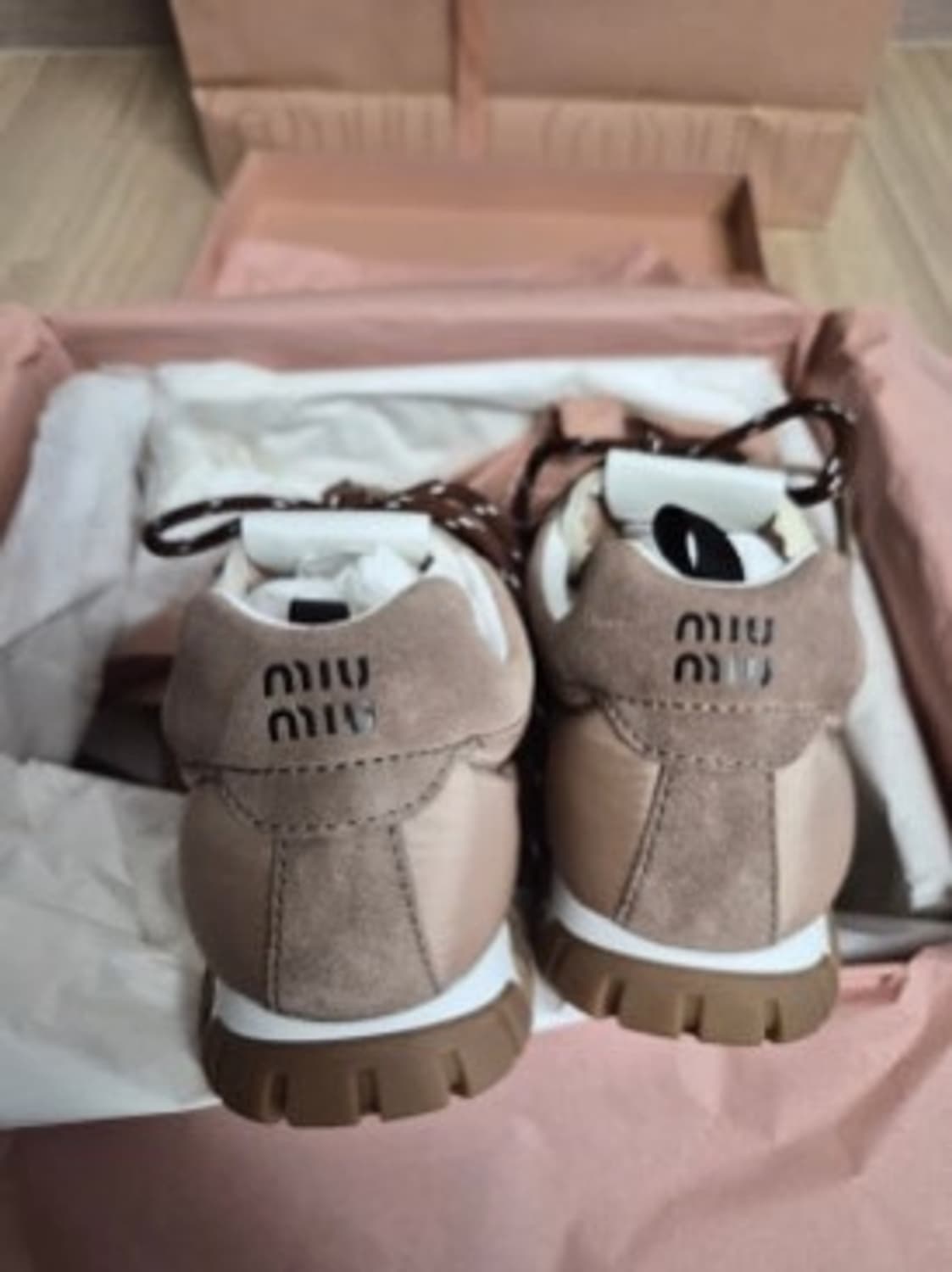 미우미우 타이어 스니커즈 37 상품이미지2