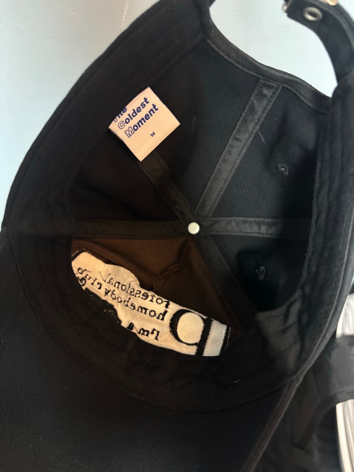 더콜디스트모먼트 모자 상품이미지2