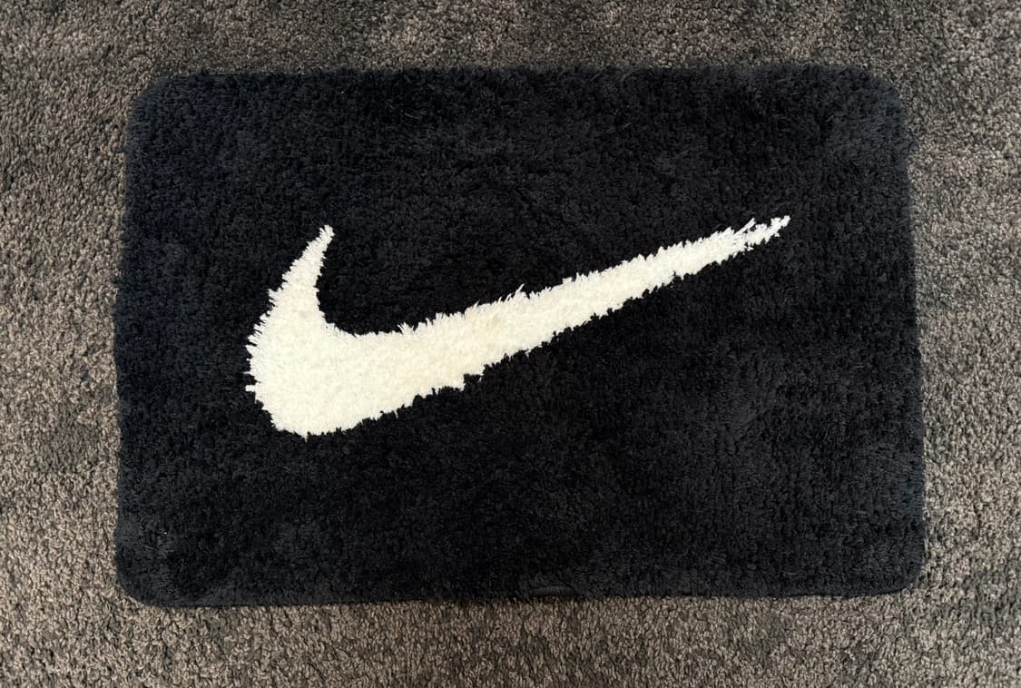 나이키 스우시 러그 블랙 화이트 상품이미지1