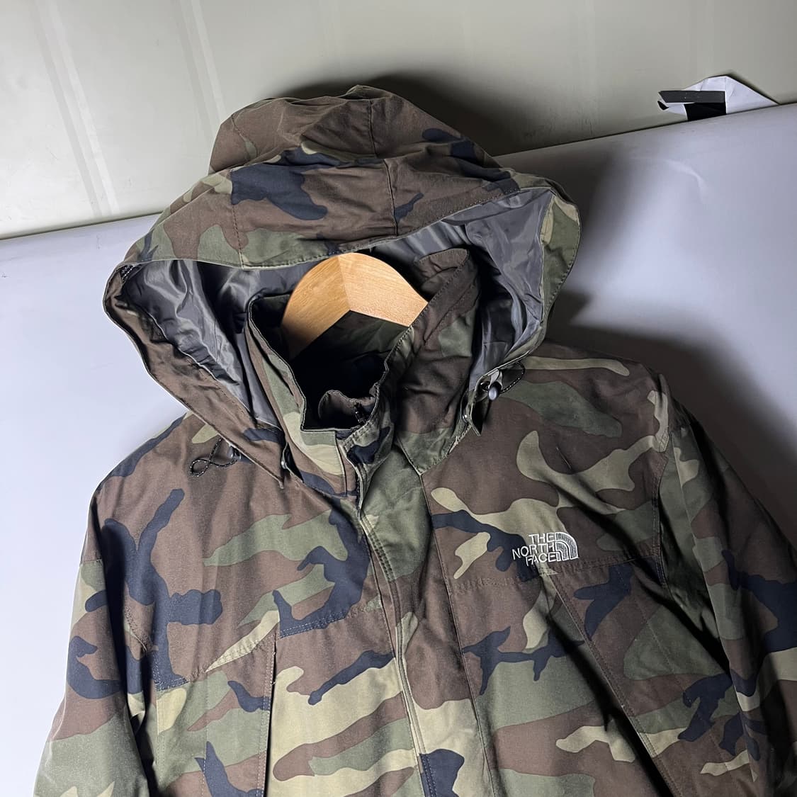 [The North Face] 노스페이스 재팬 카모 윈드브레이커 상품이미지2