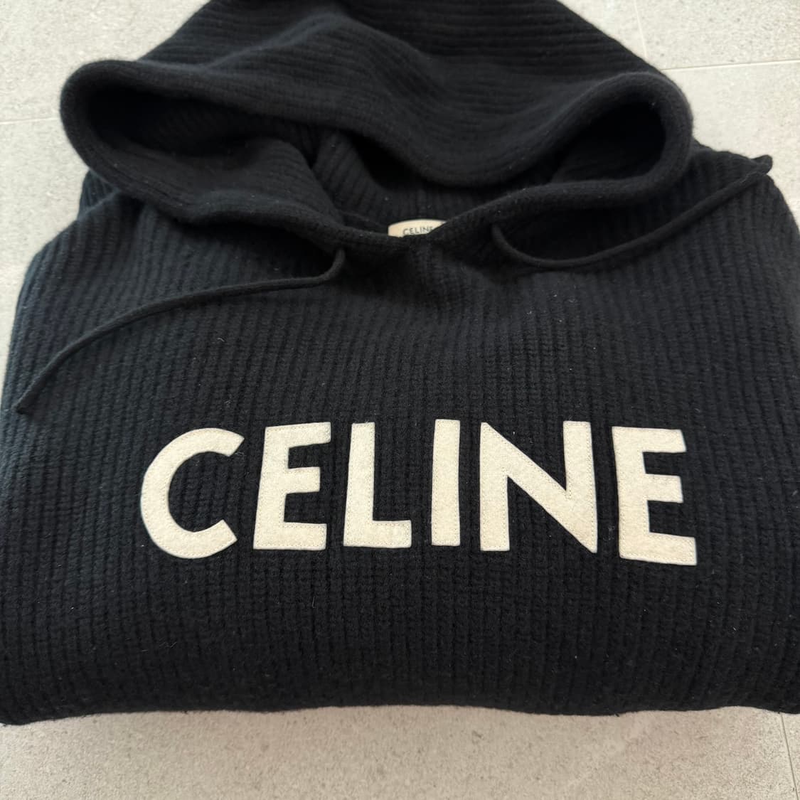 셀린느 24fw 양모 후드티 블랙 L 상품이미지1