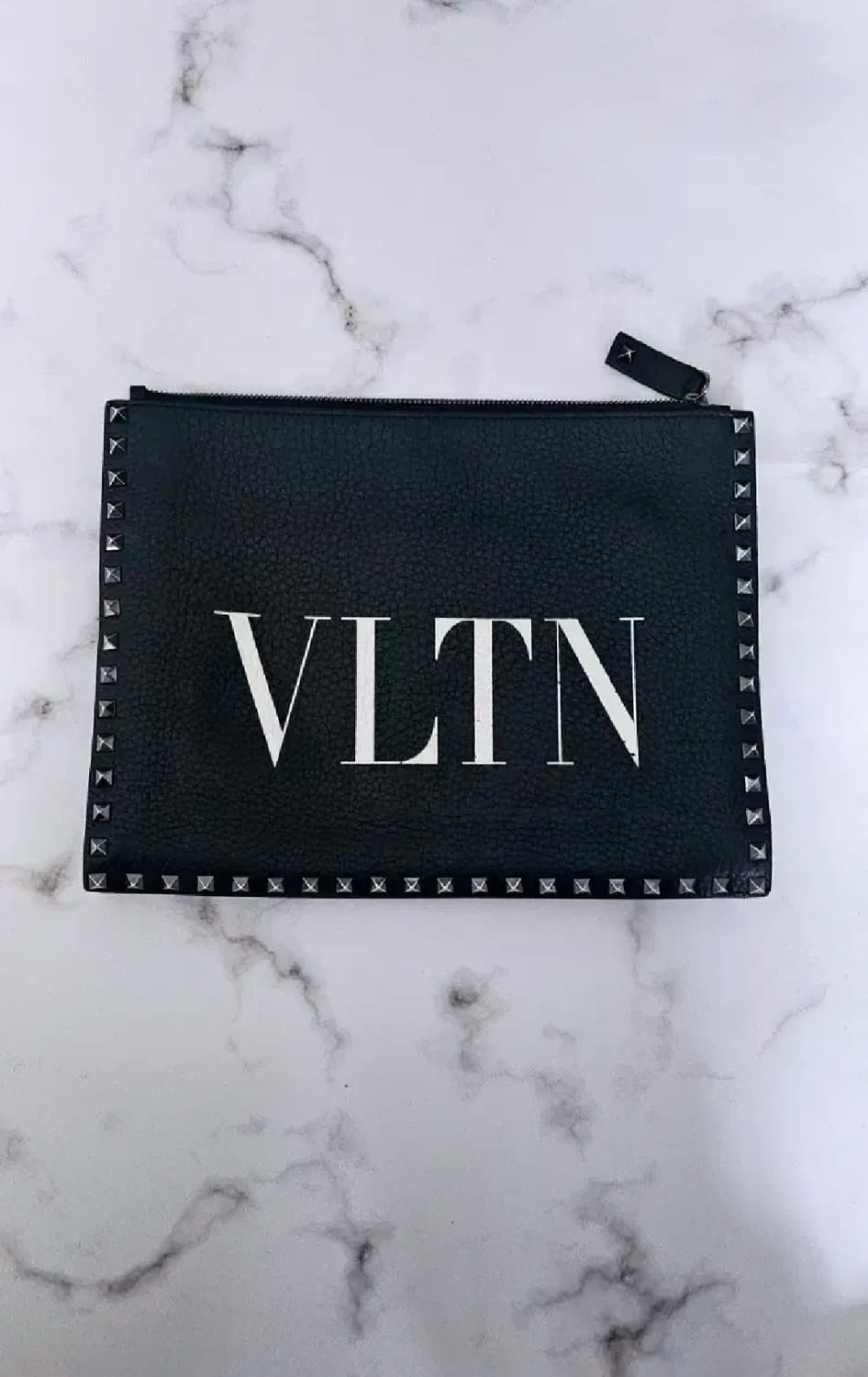 발렌티노 가라바니 VLTN 스터드 클러치 상품이미지1