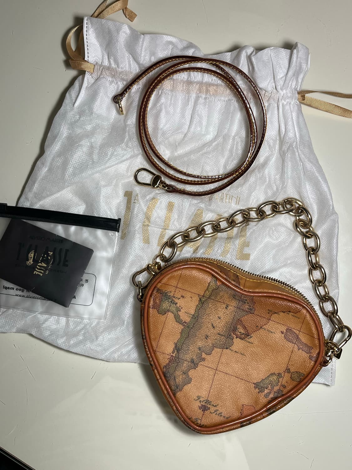 프리마클라쎄 하트 크로스백 상품이미지1