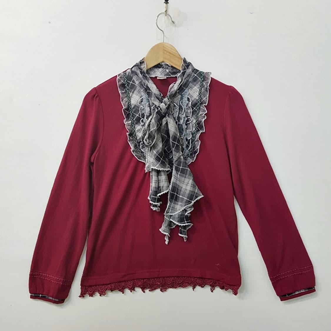 [새상품] axes femme 레이스 리본 티셔츠 버건디 상품이미지1