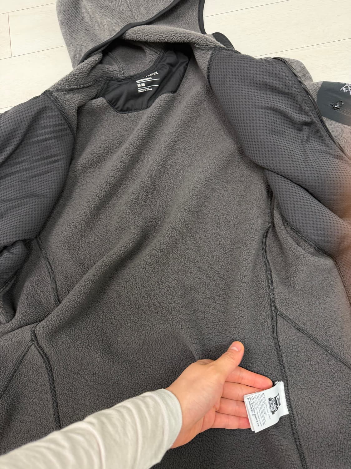아크테릭스 커버트 후디 M 사이즈 오염없이 상태 좋습니다  상태 9.0/ 상품이미지7