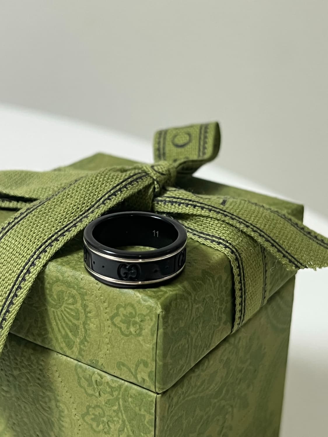 구찌 아이코닉 반지 블랙 아이콘 상품이미지4